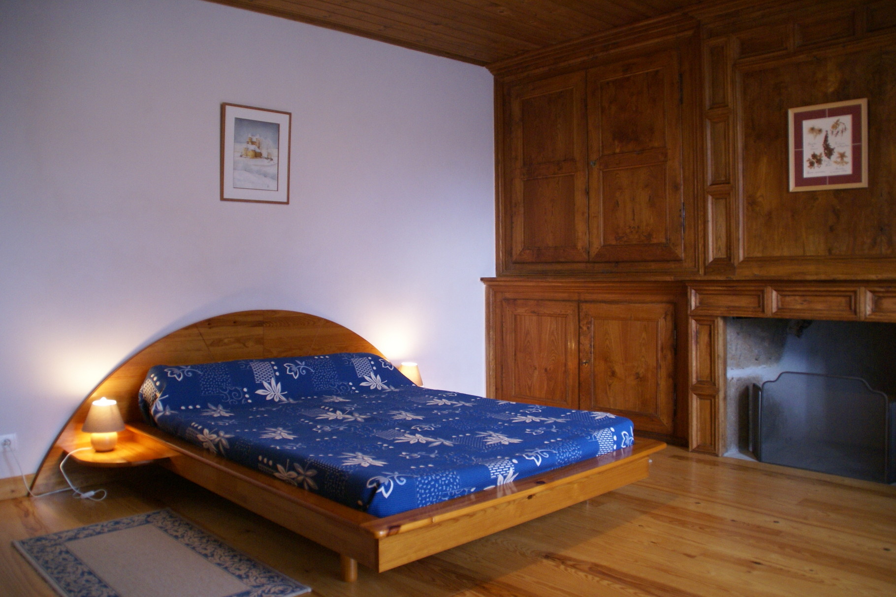 Chambre avec grand lit gite auteroche cantal
