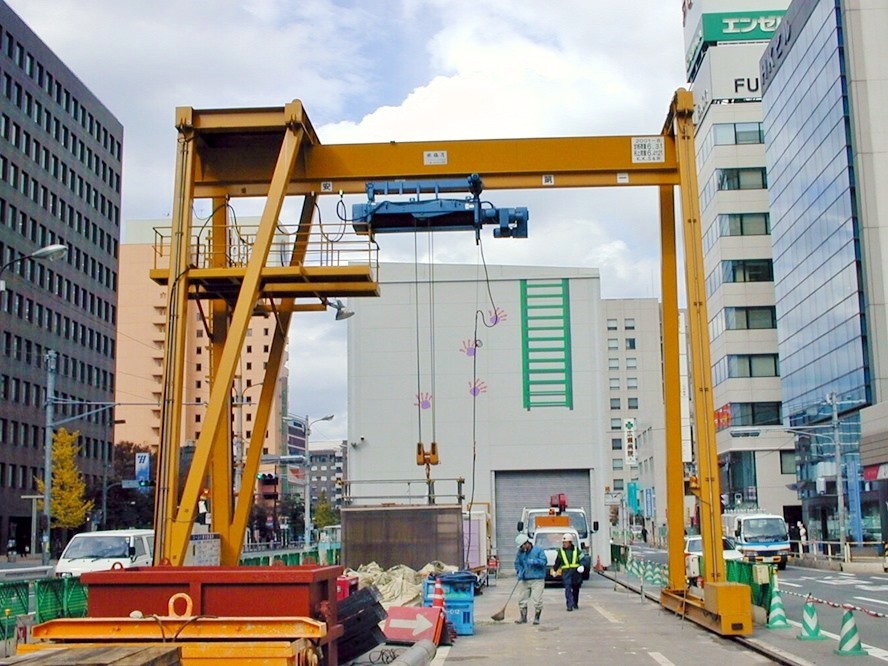 大成建設様（福岡市中央区渡辺通り地下鉄工事）橋型クレーン 10t×S9000 揚程24m