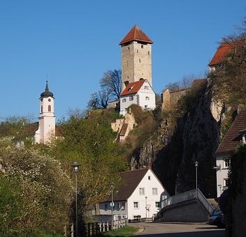 Burg Rechtenstein Donau 2004