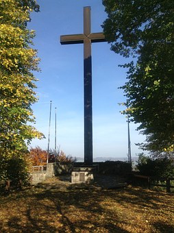 Kreuz auf dem Hülfensberg (franziskanisches Kloster zum Mitleben)