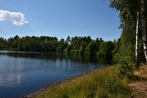 Übernachten am See in Schweden.