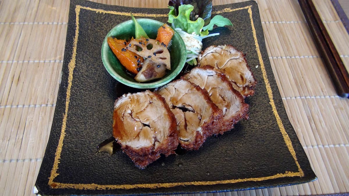 Hirekatsu (filet mignon pané, sauce karsu) 