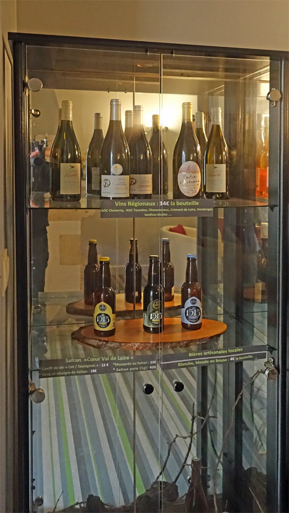 Vitrine de produits en vente