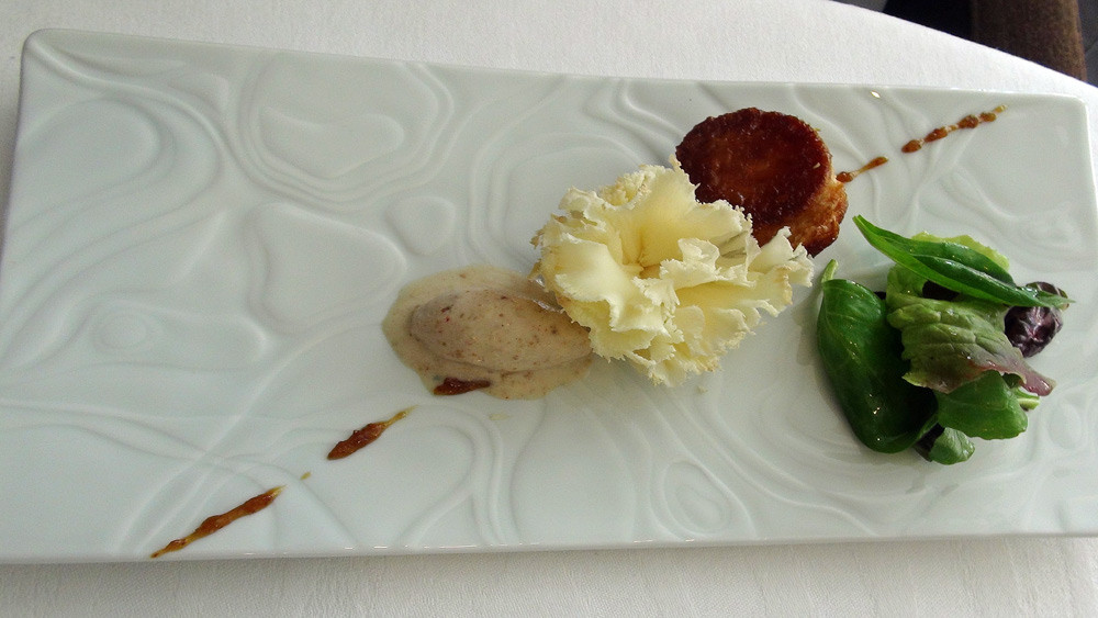 Girolle de brebis, kouign-amann, crème glacé au pain brûlé, trait de confiture de figues