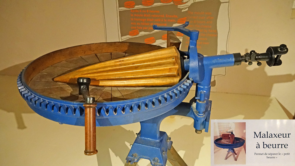Vieux outils et matériels exposés dans le musée