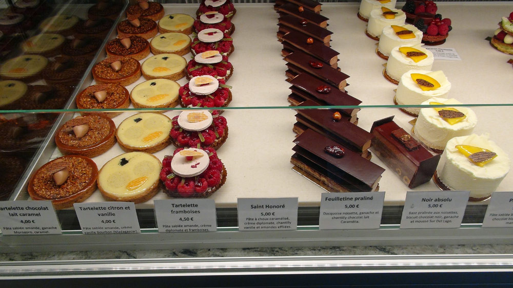 Tartelette chocolat/caramel - Tartelette citron & vanille - Tartelette framboises - Feuilletine praliné - Noir absolu - Passiflore 