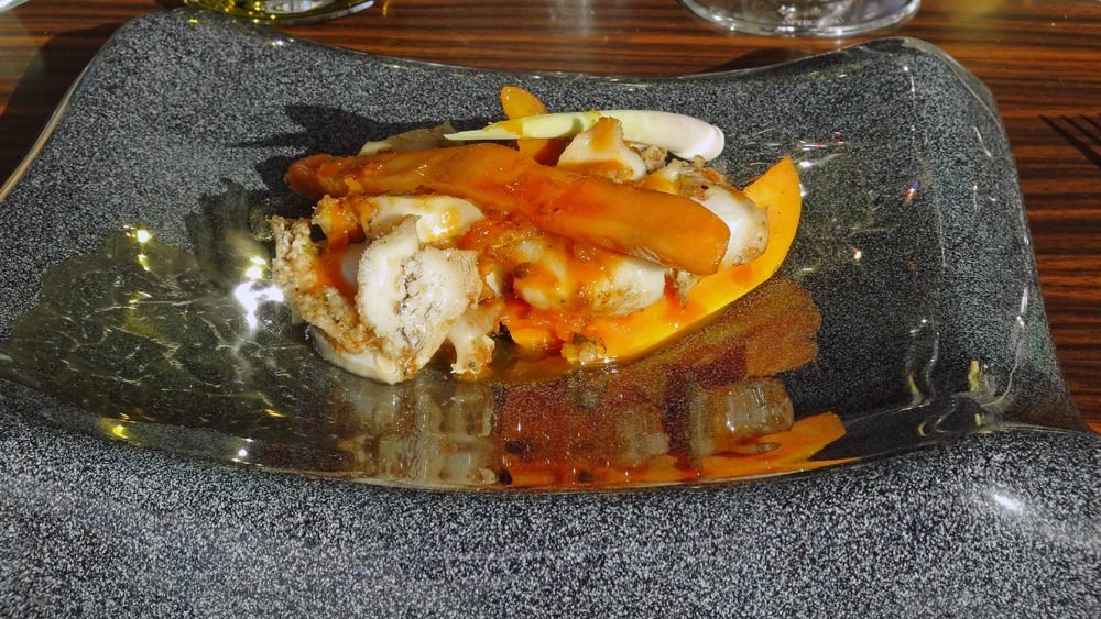 Ormeaux rôtis à la citronnelle, jus orange, carotte et citron