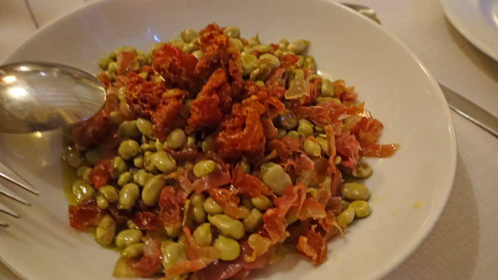 Petites fèves sautées avec jambon