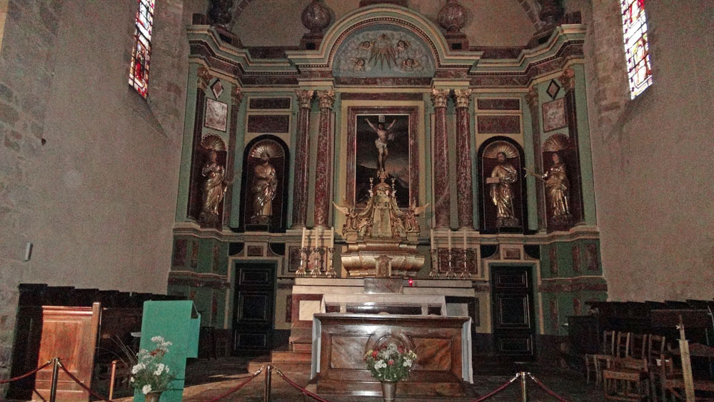 Saint-Céré : L'autel de l'église Sainte-Spérie