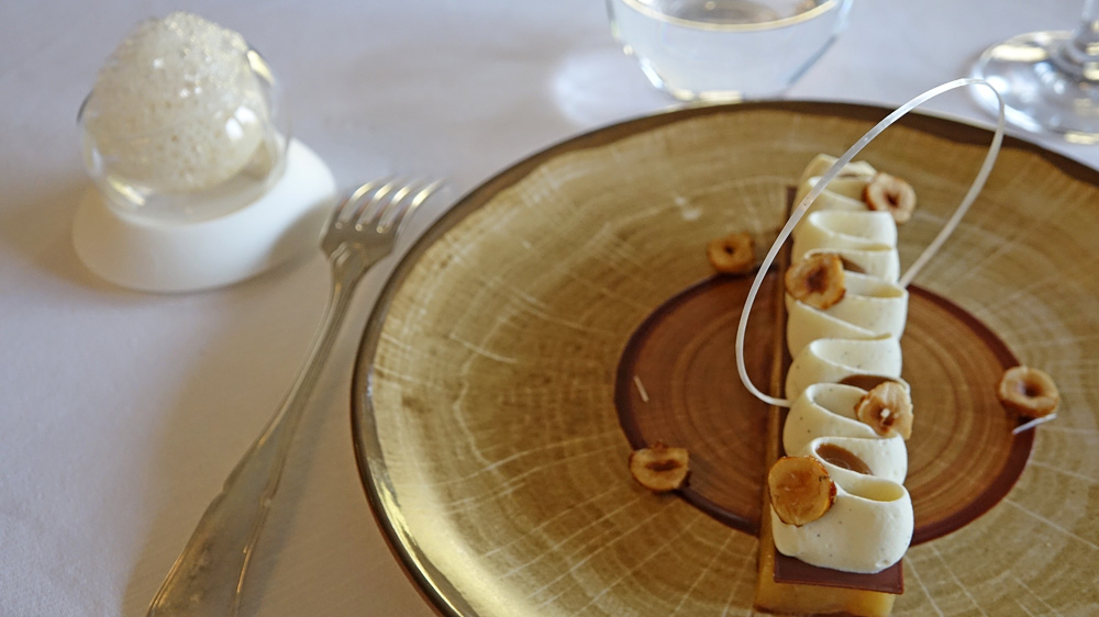 Pomme et coing d'automne, croustillant à la noisette, vanille de Tahiti et sorbet au cidre de chez Bordelet