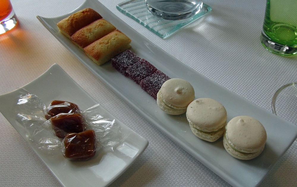 Financier, Pâte de fruit, Macaron & Caramel