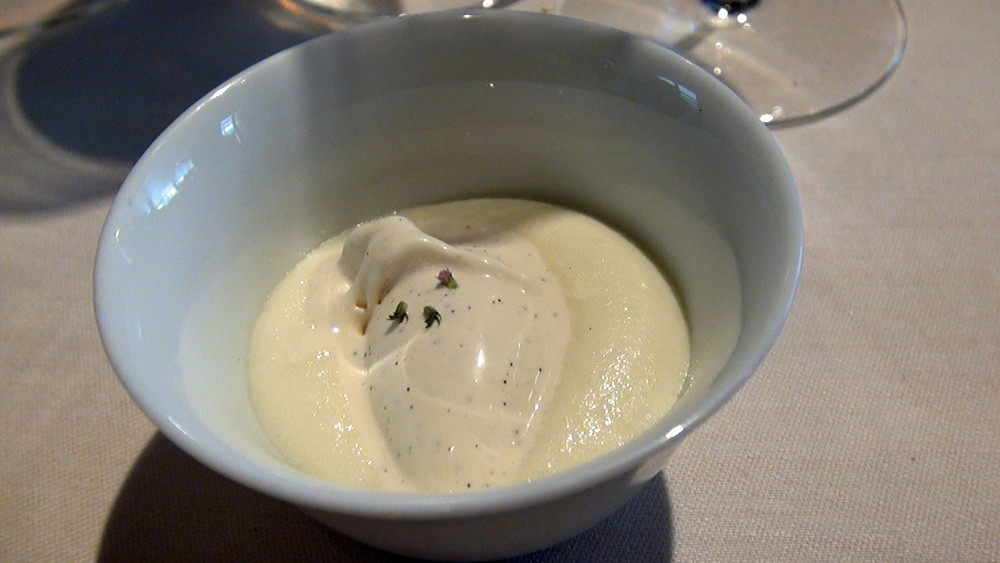 Purée de pomme de terre au fromage blanc, crème fraîche, glace vanille & thym