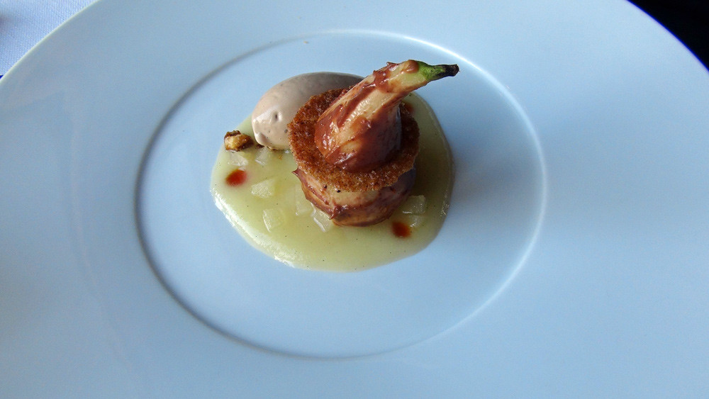 Poire conférence de pays, pralin et glace aux noix