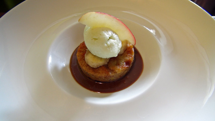 Cake moelleux à la banane, sorbet pomme verte