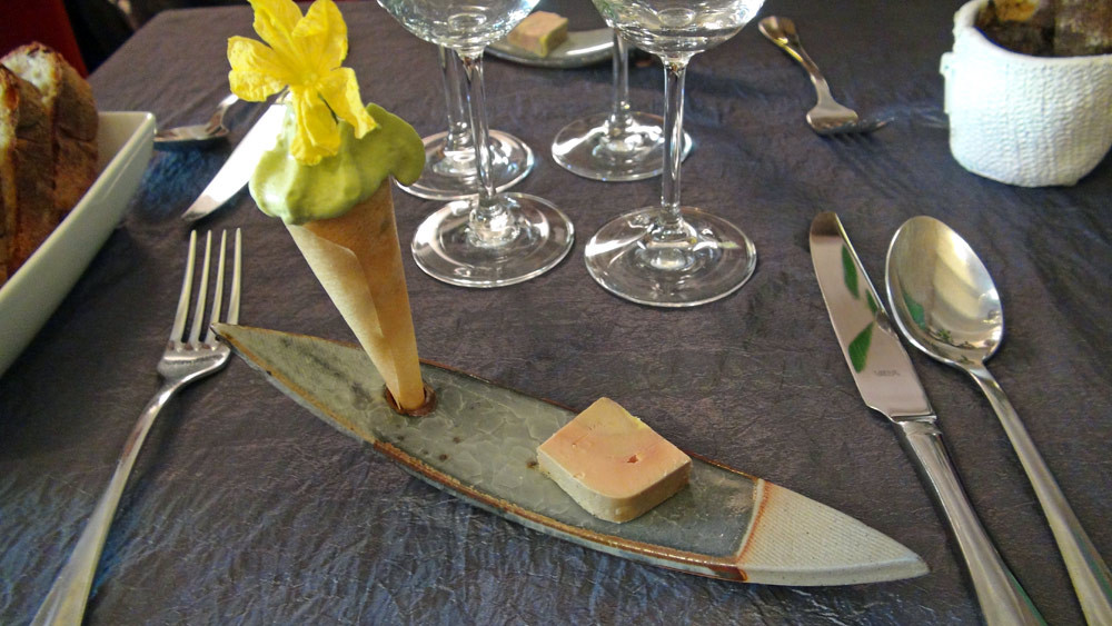 Patience : Croquant de chair de tourteau /basilic et fleur de concombre - Foie gras fumé