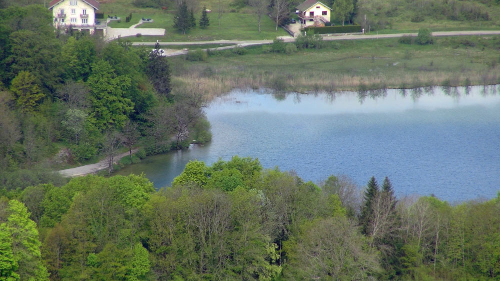 Le lac d'Ilay vu du pic de l'Aigle