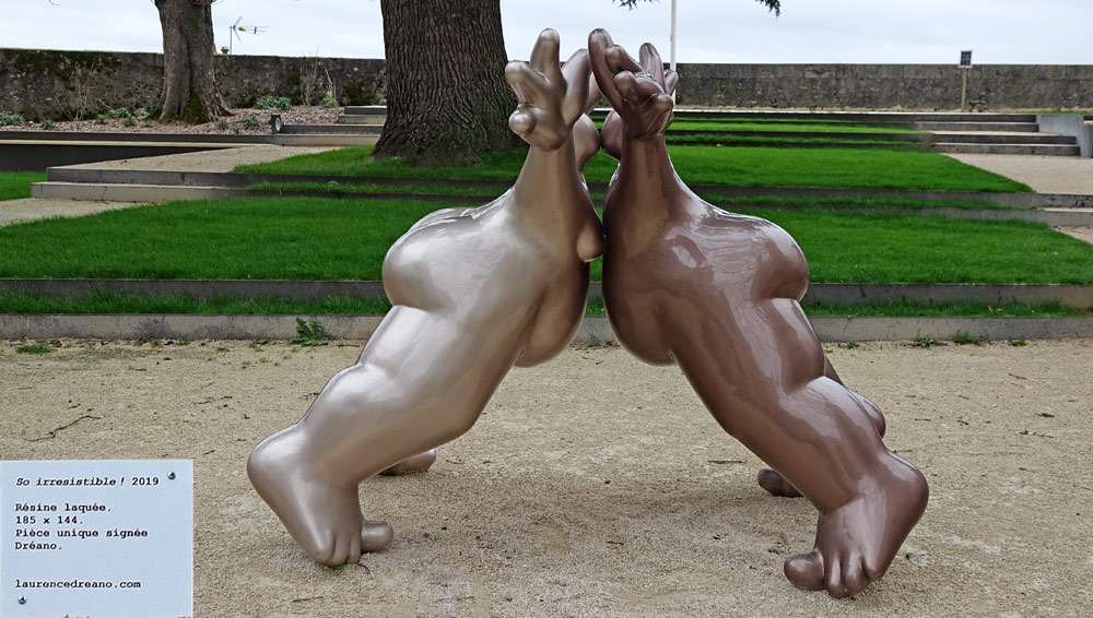 Oeuvres "insolites" en résine laquée