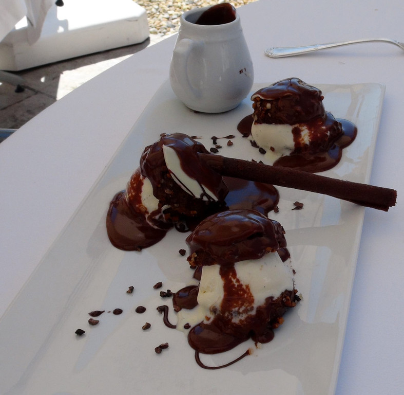 Profiteroles chocolat/vanille