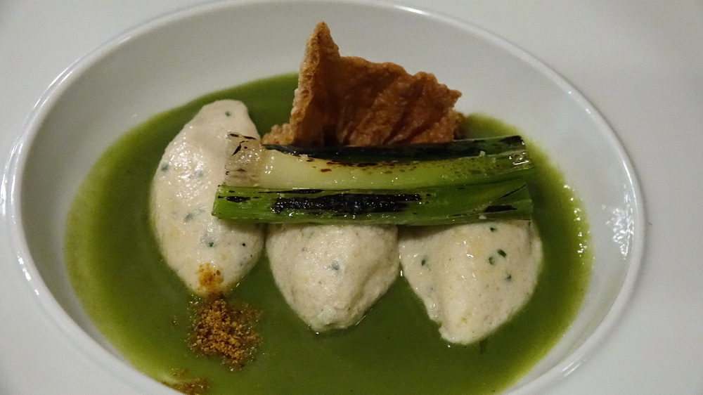 Quenelles de poissons de Loire, poireaux
