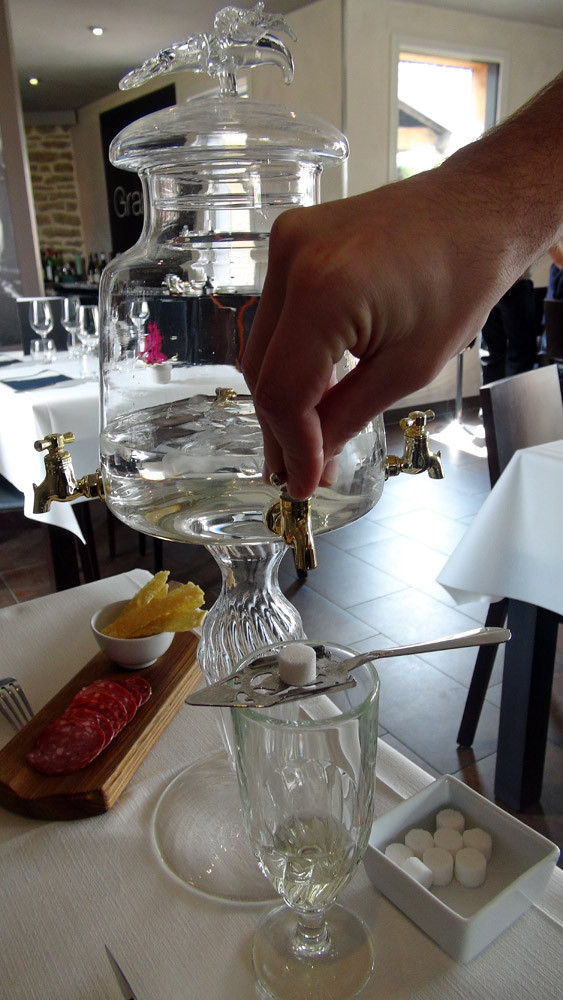L'Absinthe de chez Guy servie à la fontaine 