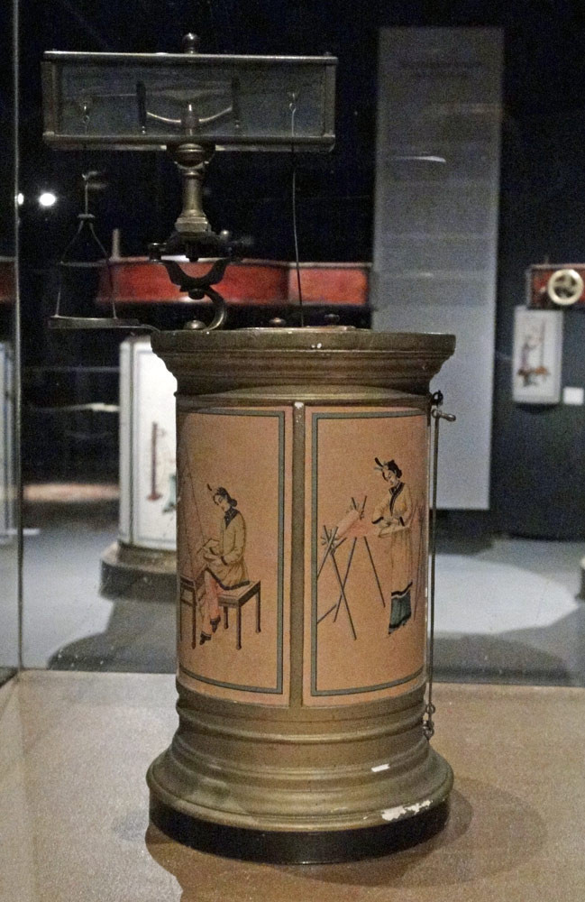 Musée des Tissus - Exposition Lyon & Dragons et un dissécateur 