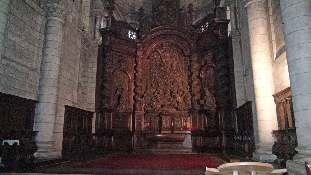 Rétable en chêne et noyer de la athédrale Saint-Front