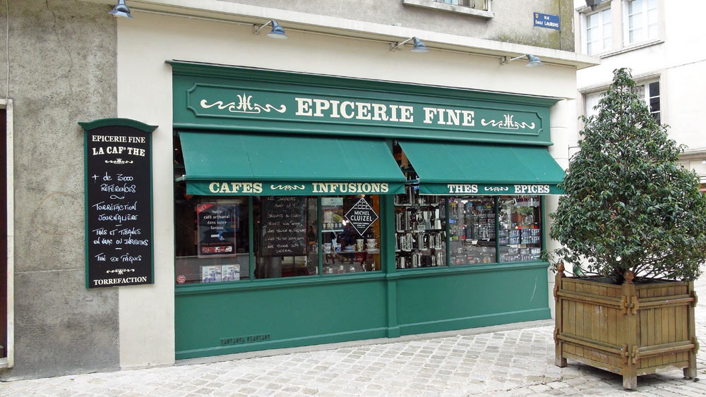 La façade (rue Emile Laurens)