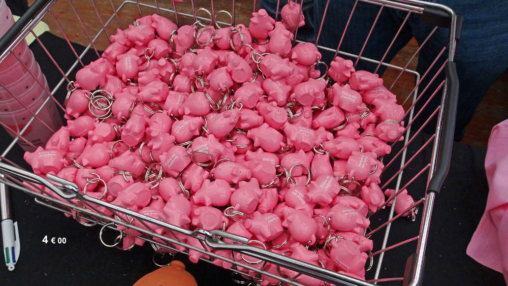 Les fameux porte-clefs "petits cochons roses"
