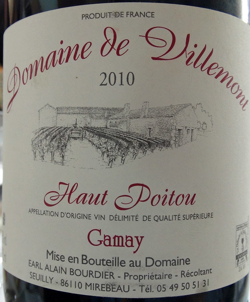 Vin servi sur les 2 troisièmes plats (viandes)