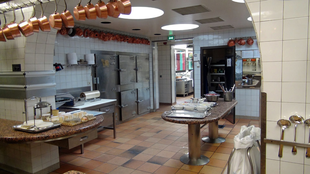 Les cuisines vers 16 heures
