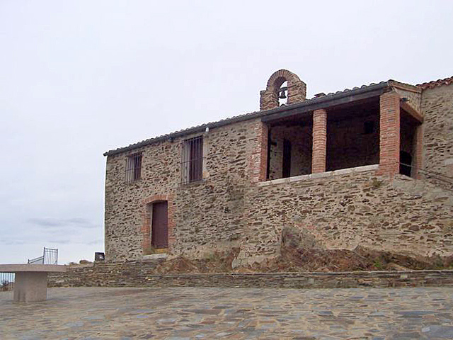 L'Ermitage Força réal - Crédit photo : www.les-pyrenees-orientales.com