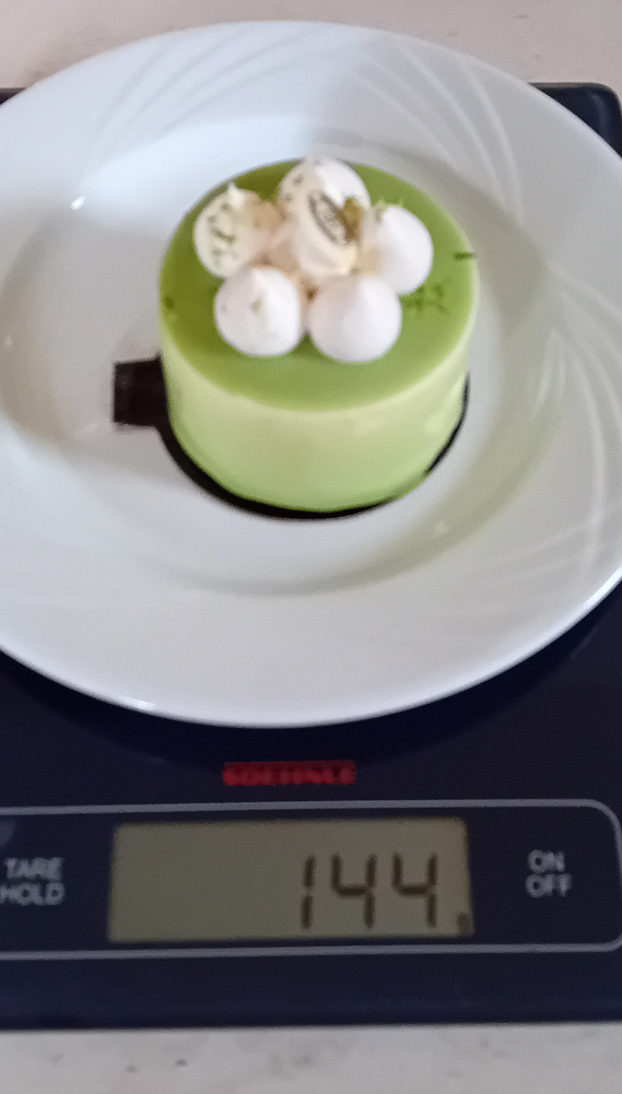 Mioga : "sans gluten", mousse aux citrons, crémeux gingembre, tuile de nougatine, biscuit noisettes