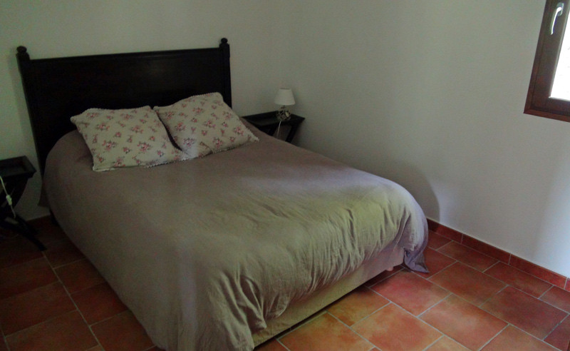 Chambre à 1 grand lit
