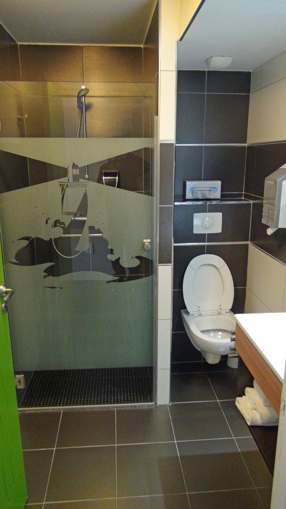 La salle de douche et wc