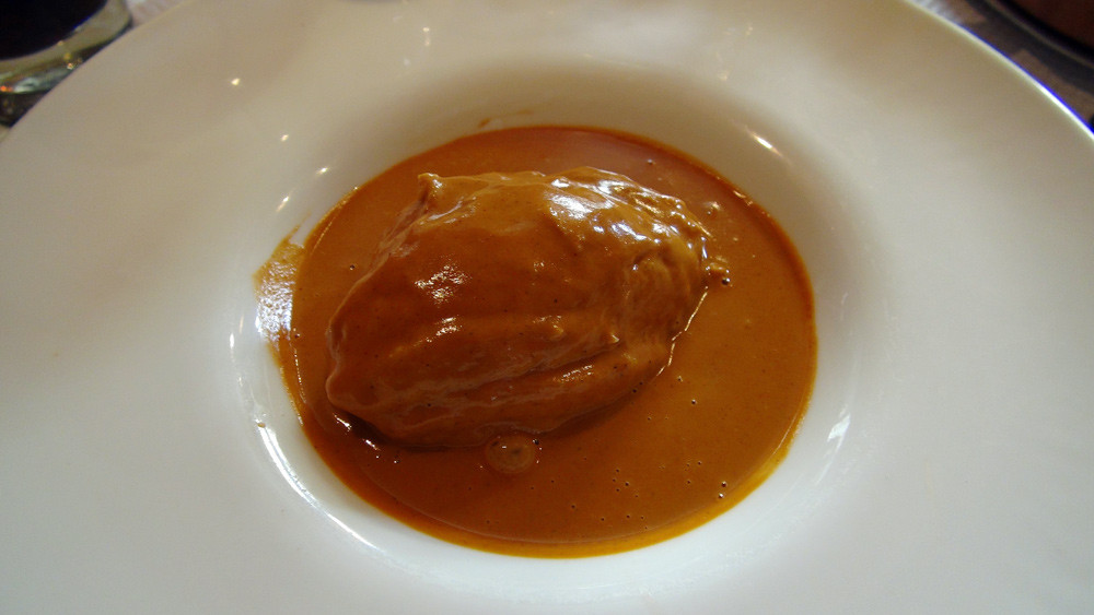 Quenelle de brochet à la sauce Nantua 