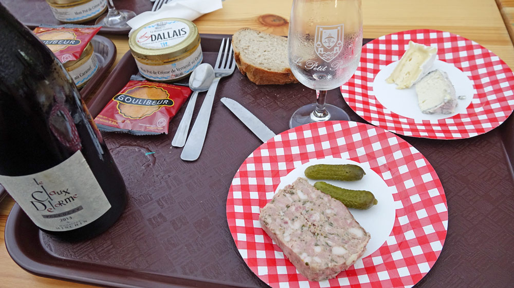 Il ne manque plus que la viande et la purée pour tenir compagnie au Valençay rouge 2013 de Minchin
