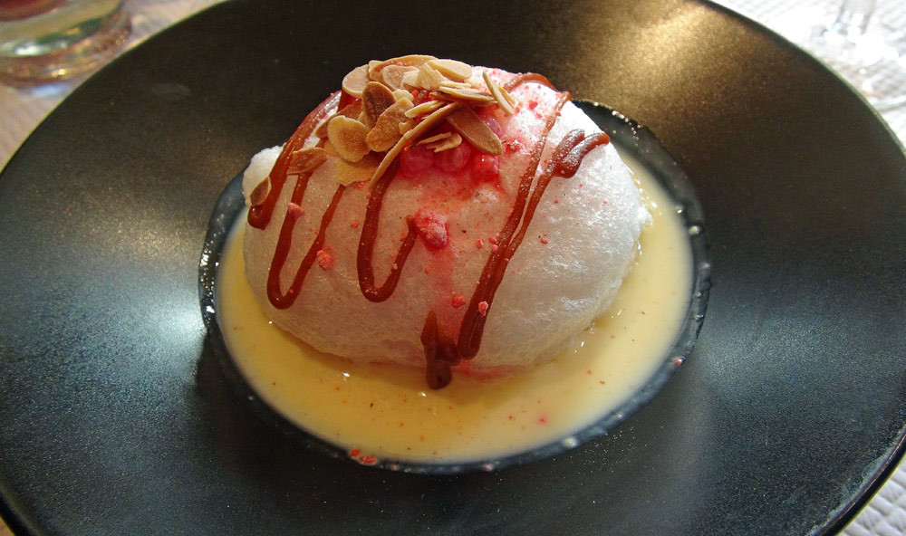 Île flottante aux pralines de Saint-Genix