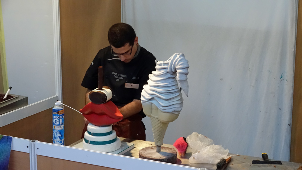Concours de la pièce en chocolat devant le public