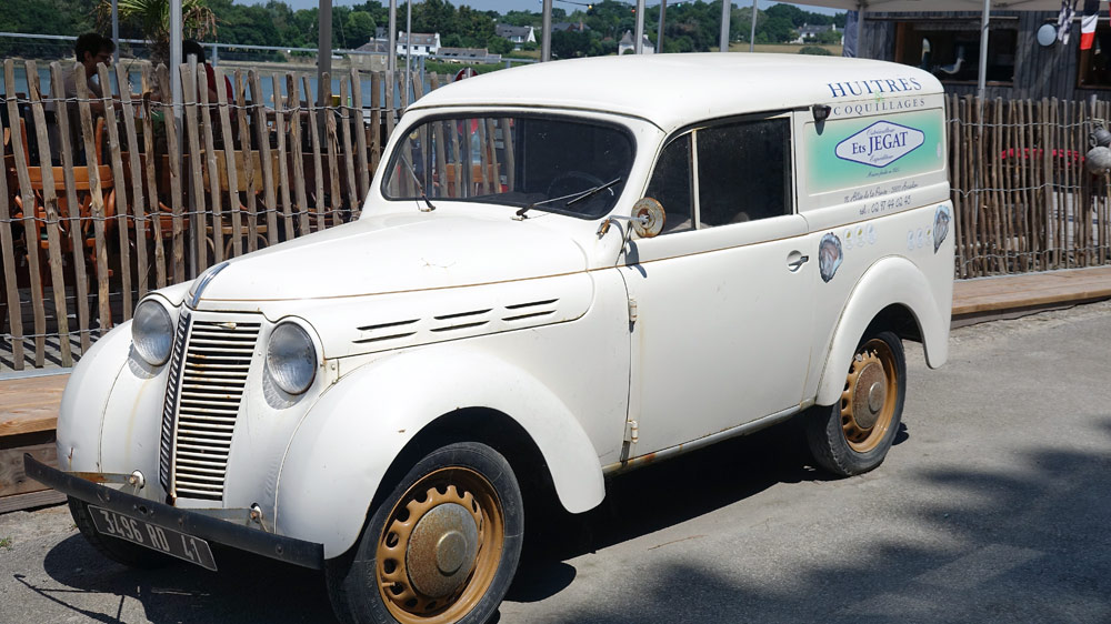 Renault Juvaquatre ... immatriculée dans le Loir et Cher !