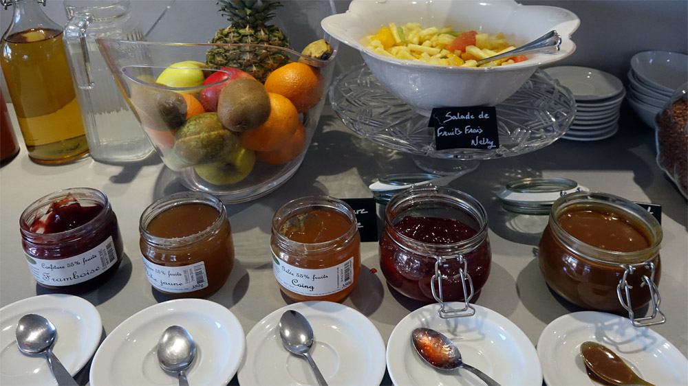 Confitures et fruits frais