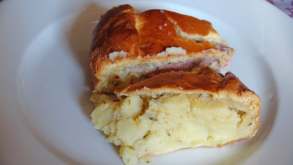Pâté de pommes de terre et viande et Pâté de pommes de terre en coupe