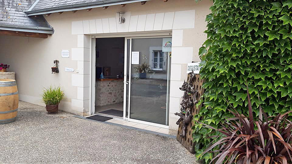 L'entrée du caveau de dégustation