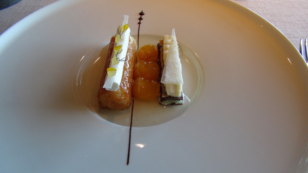 Baba au sirop de mirabelle, millefeuille glacé verveine et crème citron