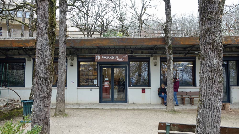 L'entrée de la grotte