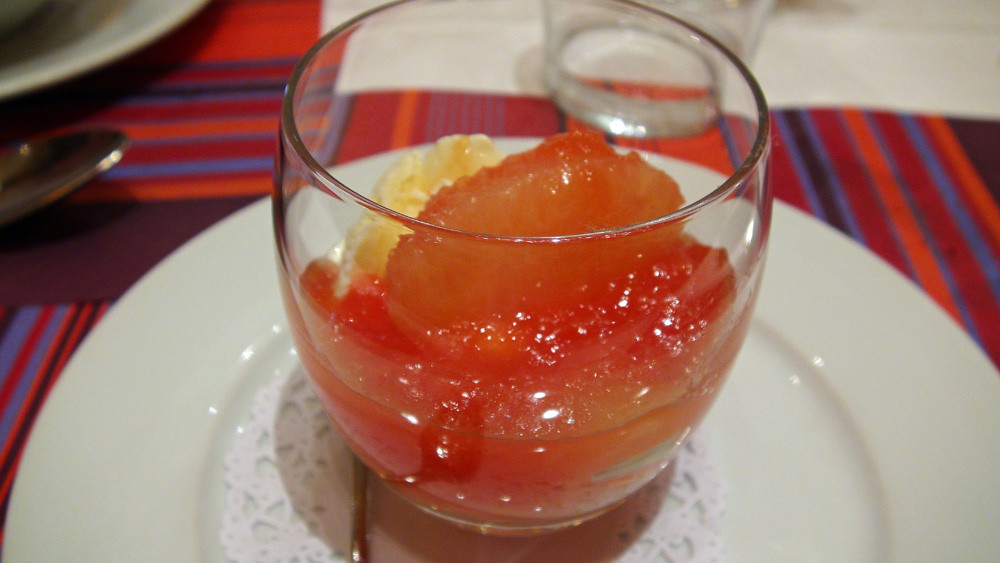 Gentiane glacée, pamplemousse rose et gelée de Campari