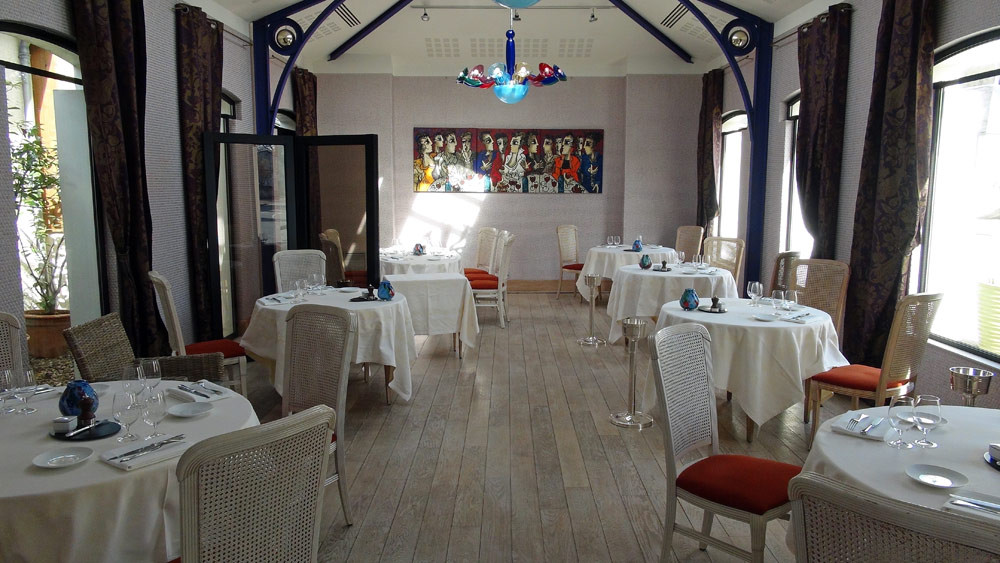 La salle moderne (à droite en entrant)