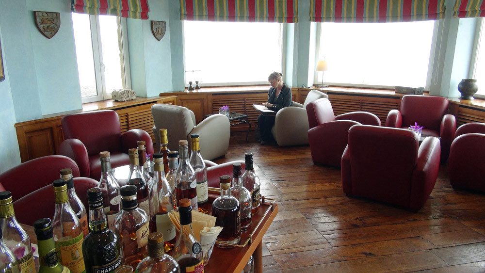 Le salon pour l'apéritif