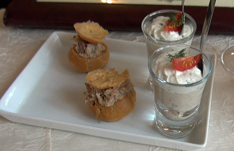 Amuse-bouche : Rillettes d'oie et Verrine de mousse de poisson & faisselle de chèvre