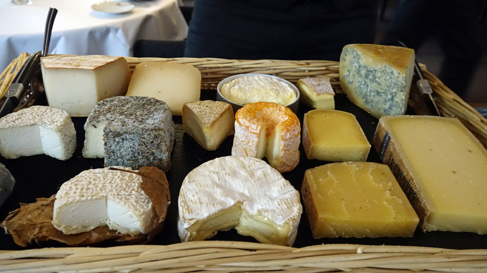 Le plateau de 15 fromages en provenance de la Kérouzine de à Vannes 