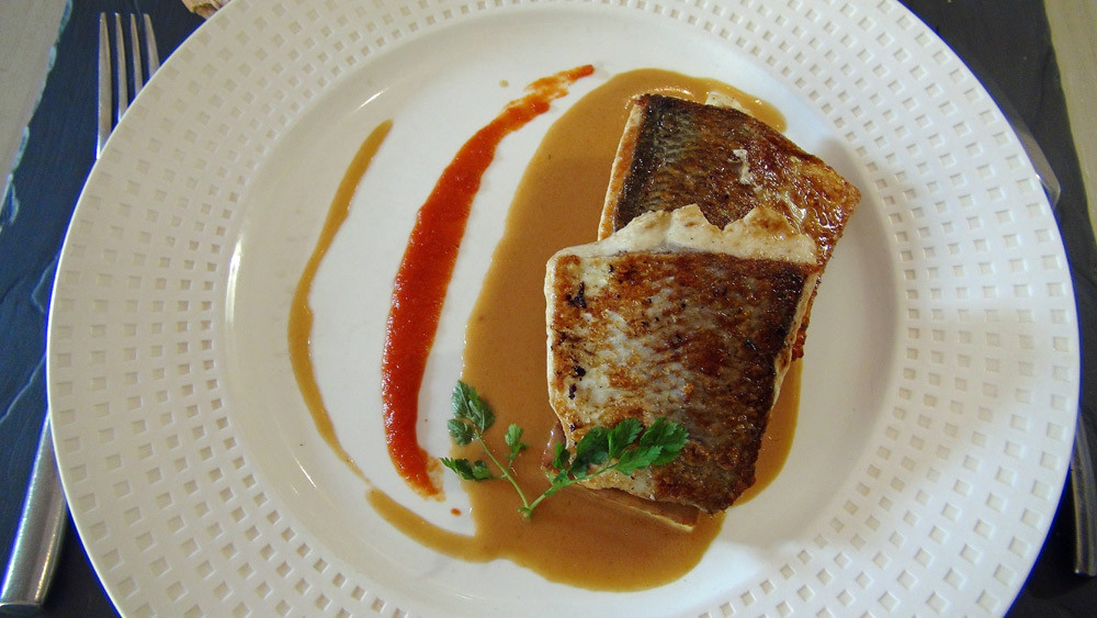 Féra du lac Léman cuit à la plancha, moelleux de courgette et sauce au Noilly Prat